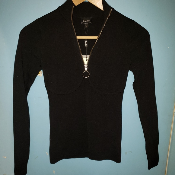 Top - Picture 2 of 7